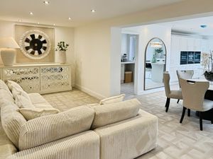 Kitchen family room- click for photo gallery